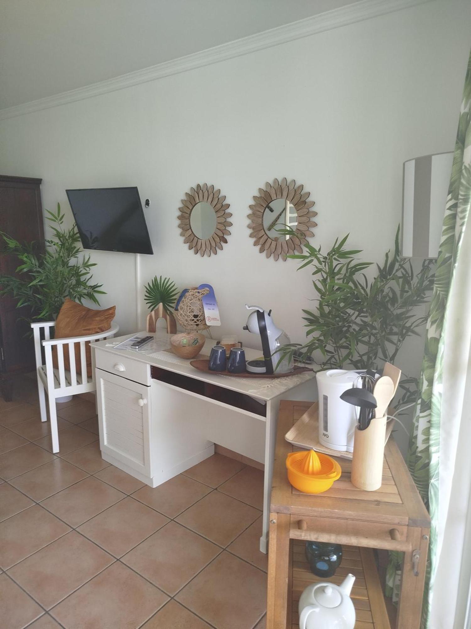 Bambou Suite Vue Mer A 50 M De La Plage Et De La Piscine 圣吕斯 外观 照片
